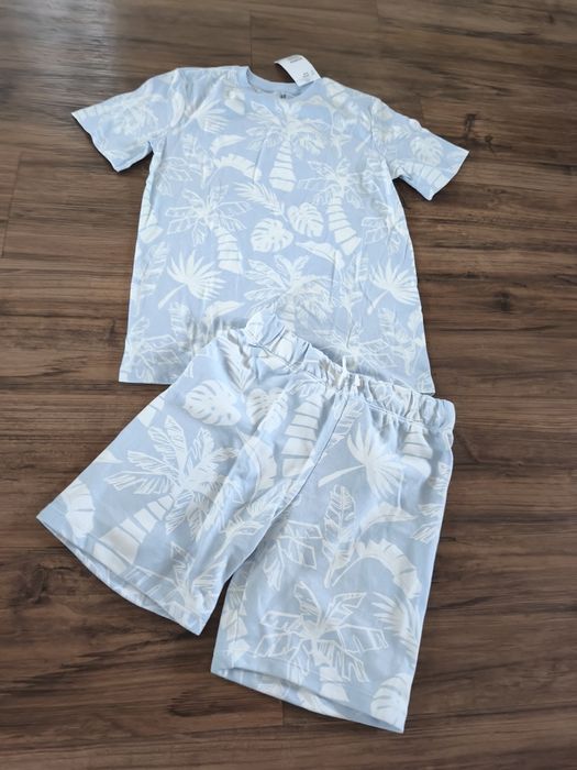 Komplet HM r 134/140 nowy