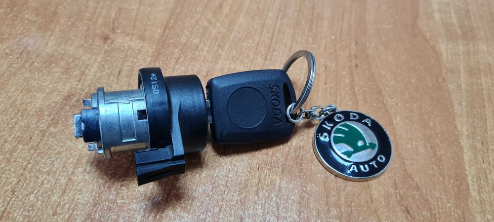 Замок зажигания Skoda Oktavia A5