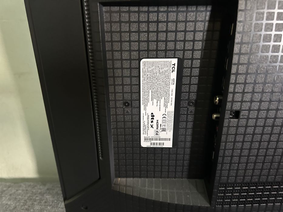 TCL 43P7K 43” 4K QLED Google TV – Como Nova