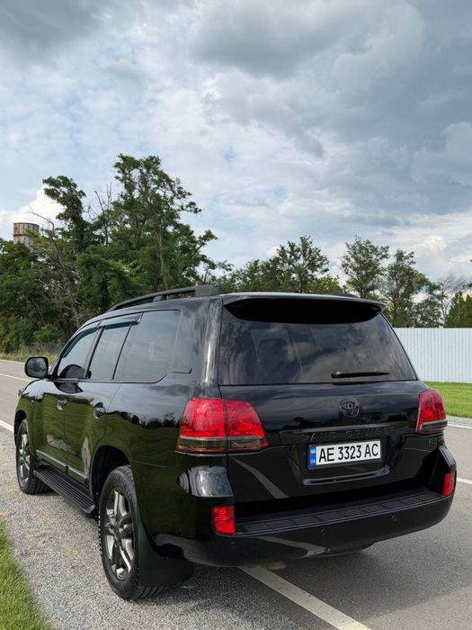 Toyota Land Cruiser 200