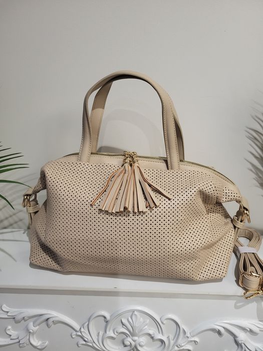 Torebka damska ażurowa z chwostami