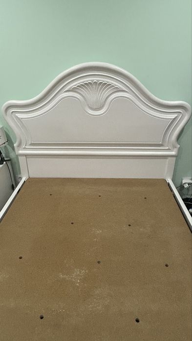 Cama usada com colchao