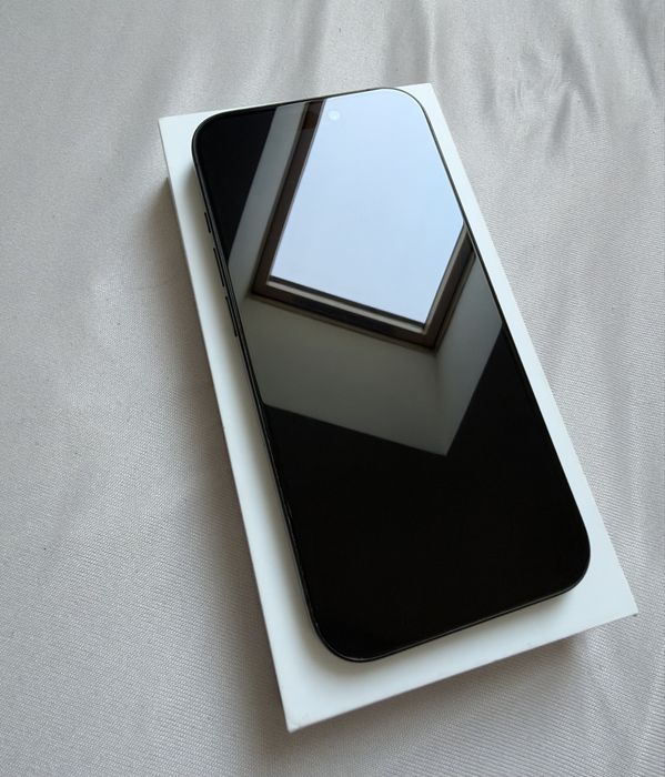 Iphone 15 pro, stan idelany