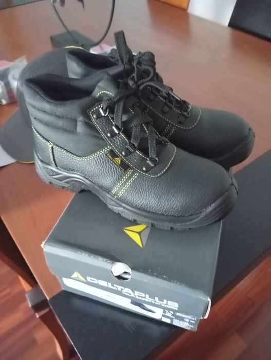Botas de segurança novas tam. 40