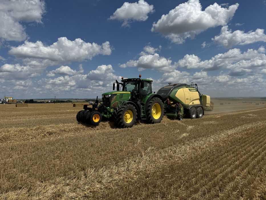 Prasowanie słomy prasą kostujacą KRONE BIG PACK 1290 XC cala Polska
