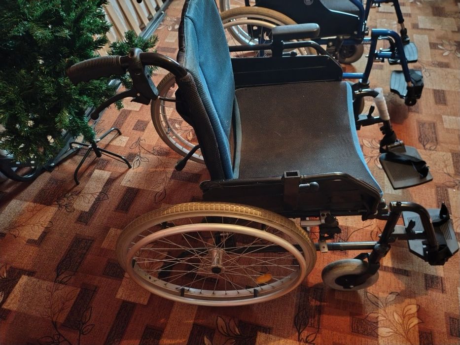 Mam do sprzedania 2 wózki inwalidzkie