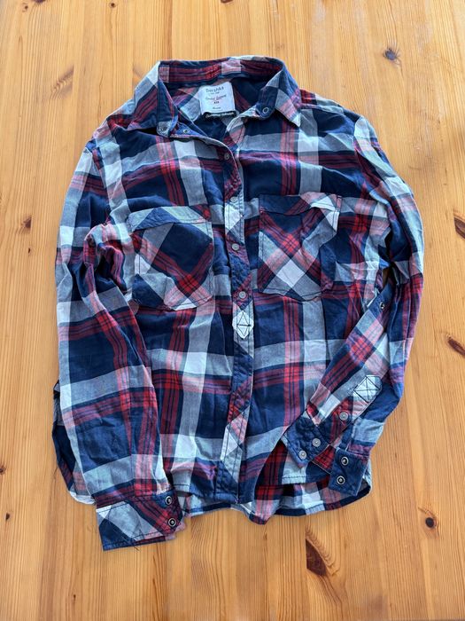 Camisa com tons escuros