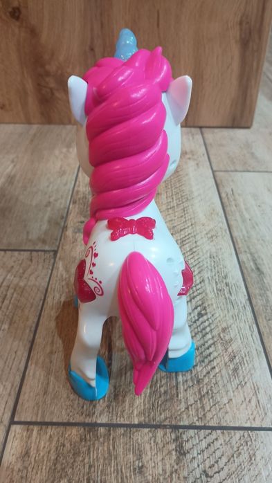 Interaktywny jednorożec Dragon-i Toys