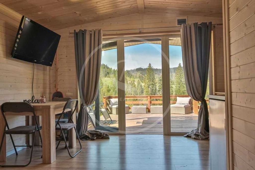 Сучасний котедж в котеджному містечку в Карпатах Славське (Славсько)