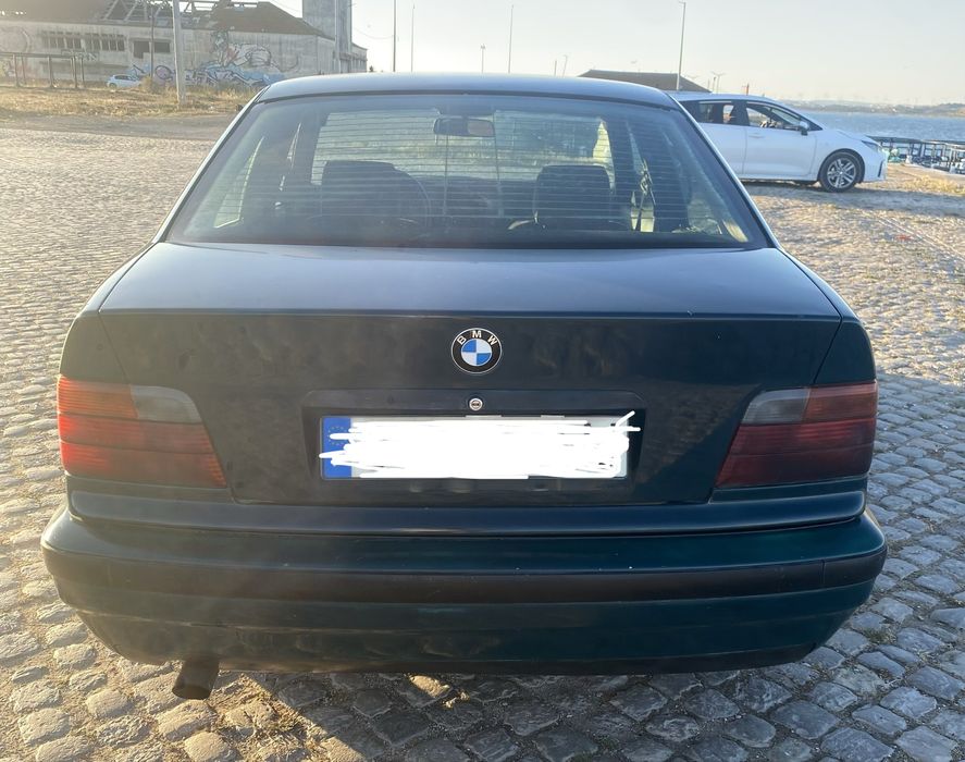 BMW 323 — fotografia 8