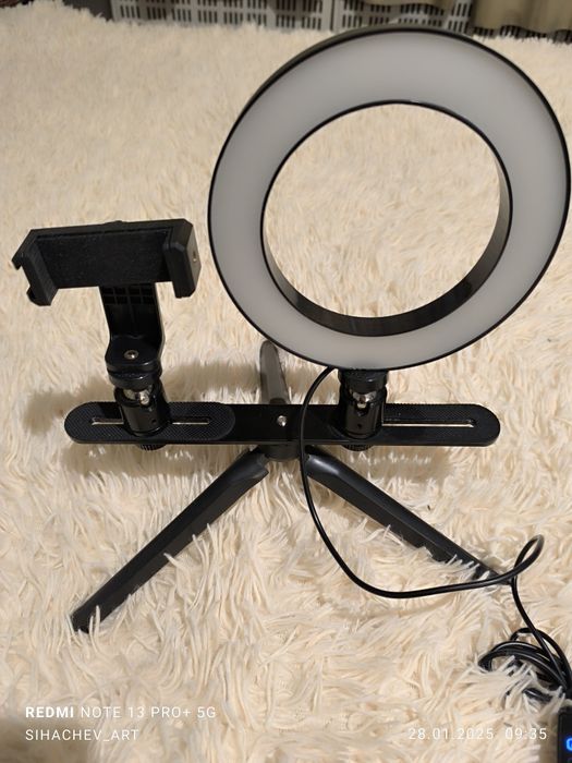 Якісна кільцева лампа діаметром 16 см