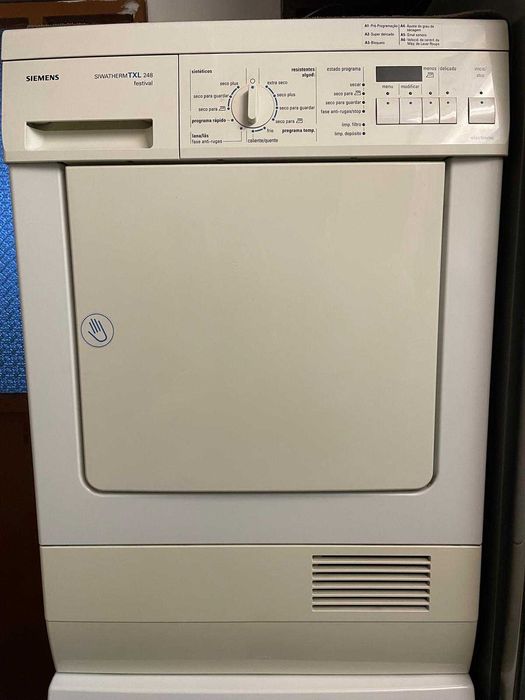 Máquina de secar roupa com pouca utilização