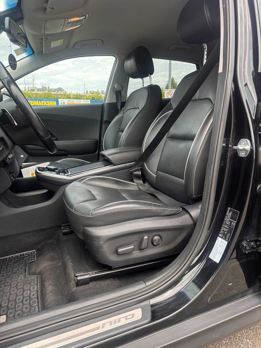 Kia Niro 2019 • 64 кВт • Максимальна комплектація