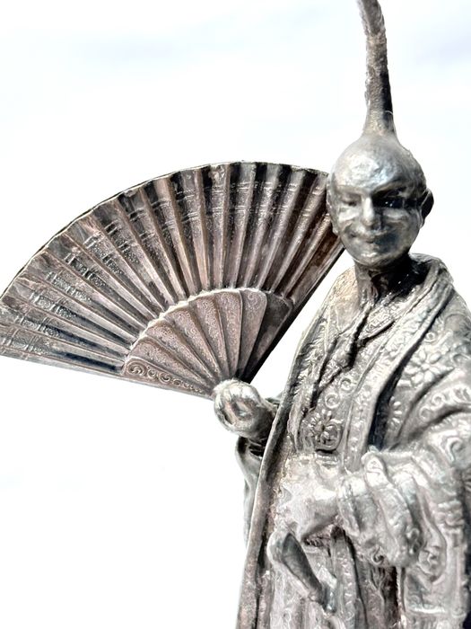 Par de raros antigos paliteiros figurativos japoneses WMF - Gueixa e Shogun com leques - em casquinha
