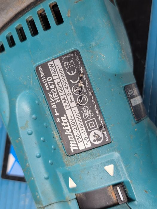 Młotowiertarka MIKITA Makita HR2470 SDS-Plus z walizką