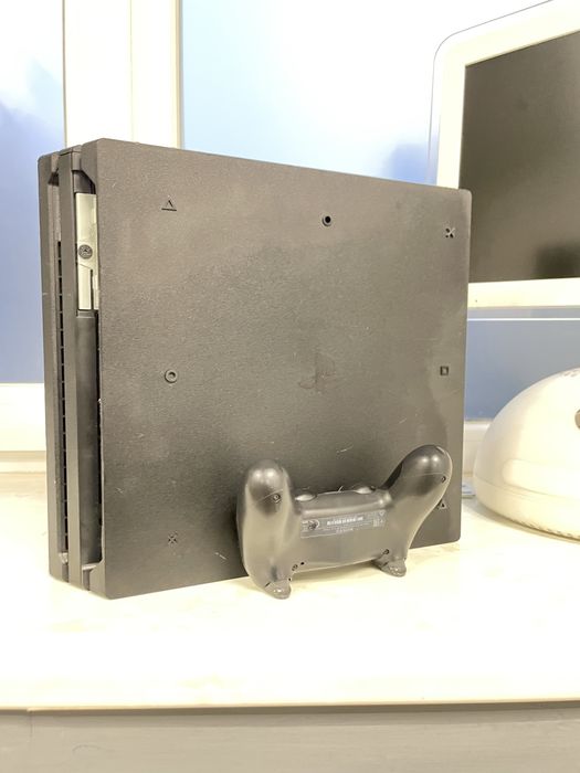 Sony playstation 4 pro 1tb 1 джойстик