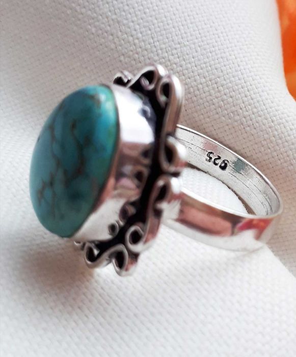 Etniczny pierścionek ze srebra i kamienia