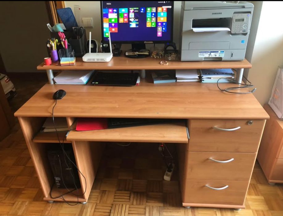 Secretária em Madeira