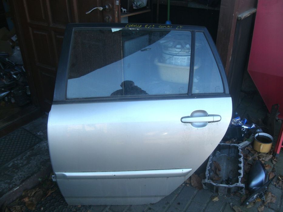 drzwi lewy tyl toyota corolla e12 combi 02-07rok