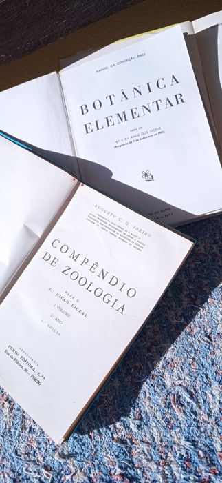 5 livros antigos (zoologia, botânica, 2 de geografia  e biologia)