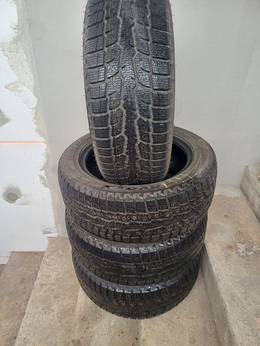 Харків! Продам комплект зимової шини, як нові. TOYO. 2022 р.в.