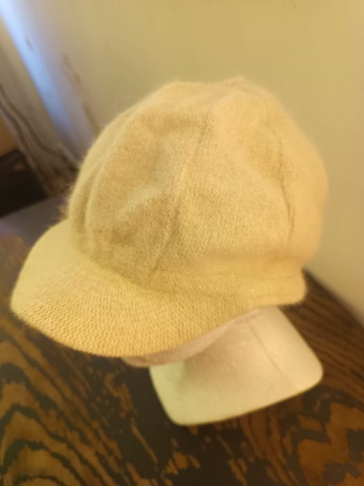 Puszysty beżowy kaszkiet H&M baker boy z daszkiem czapka zimowa / jesienna M/L wełniana struktura