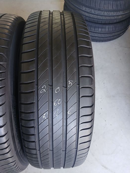 2 pneus 205 60 r16 Michelin