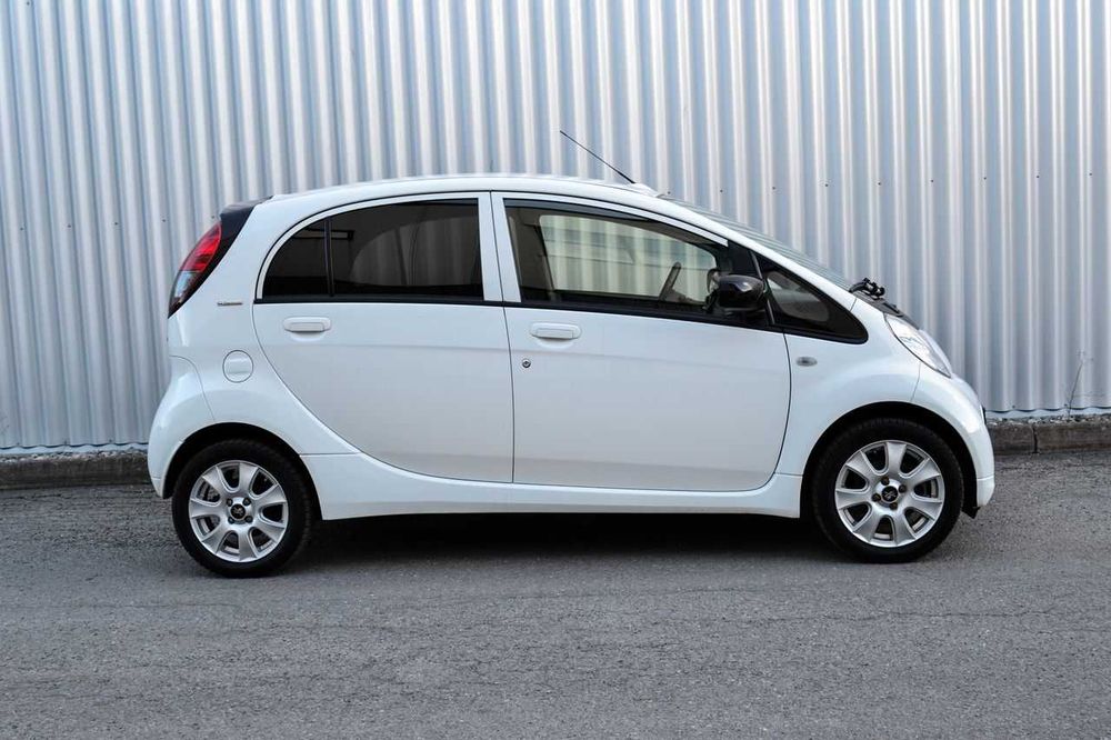 Peugeot iOn 2015 без ДТП, рідний пробіг, два комлпекти дисків і ключів