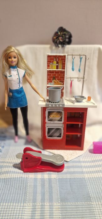 Barbie kucharka kuchnia / bar spaghetti