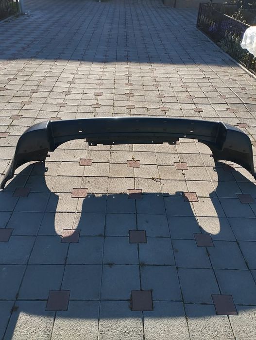 Продам бампер задній