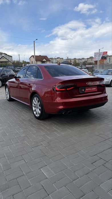 Audi Ауді A4 В8 FL S-line 2014р 2,0 бенз 8АКПП ОБСЛУГОВАНА