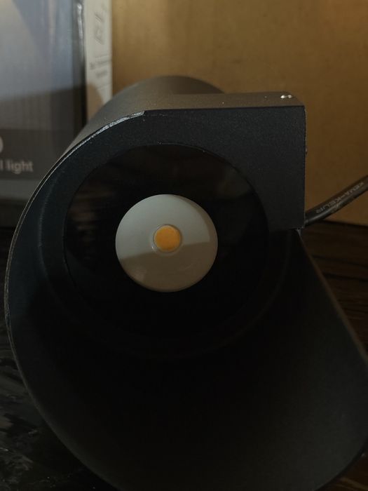 Настінний LED світильник бра 10W у формі вигнутої стрічки, новий