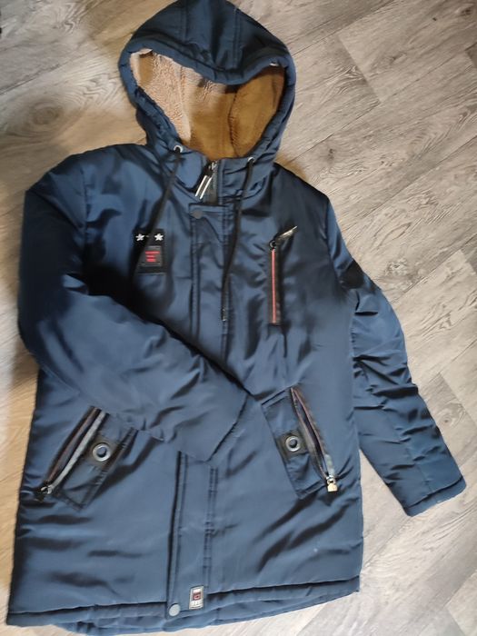 Зимова курточка на підлітка