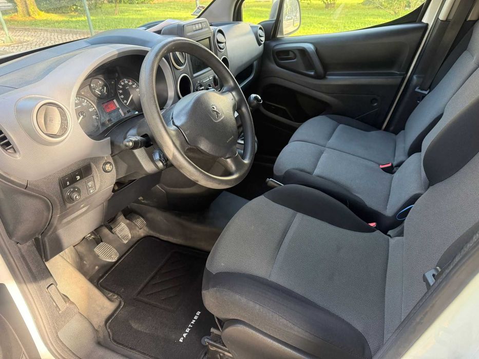 Peugeot Partner2018 longa (L2) – 3 Lugares classe 1