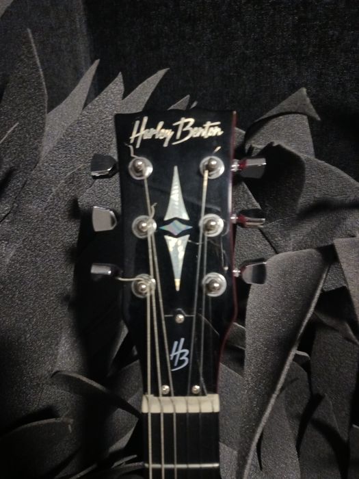 Електрогітара Harley Benton dc200 (чехол, ремінь, провід)