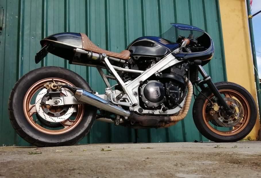 Cafe Racer GSX  - Troca