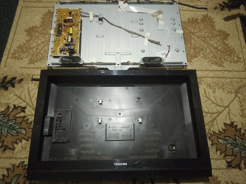 Toshiba 32HV10G (Телевізор на запчастини)