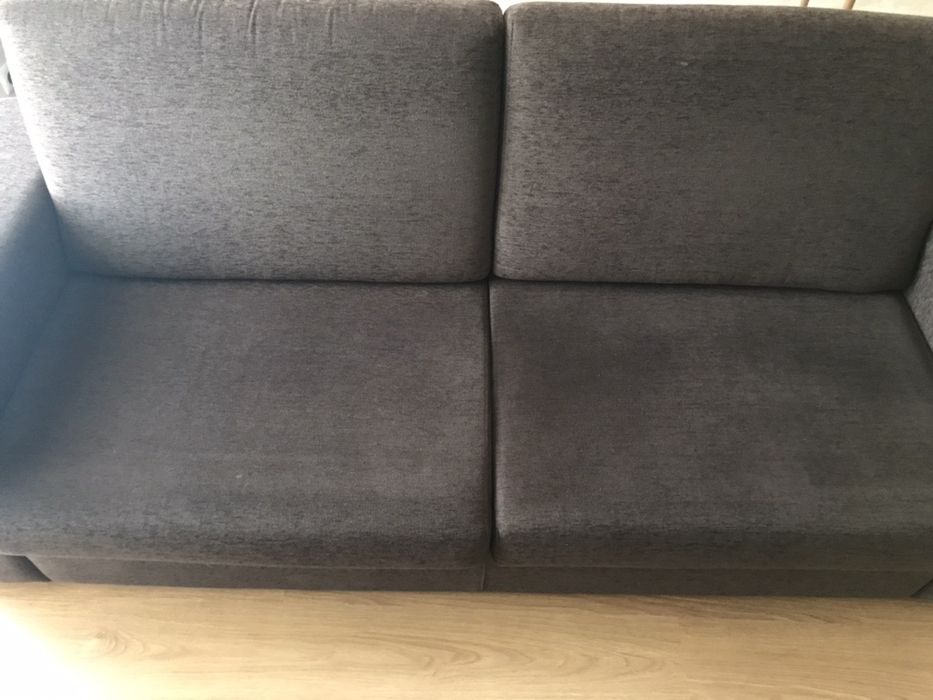 Sofá castanho escuro