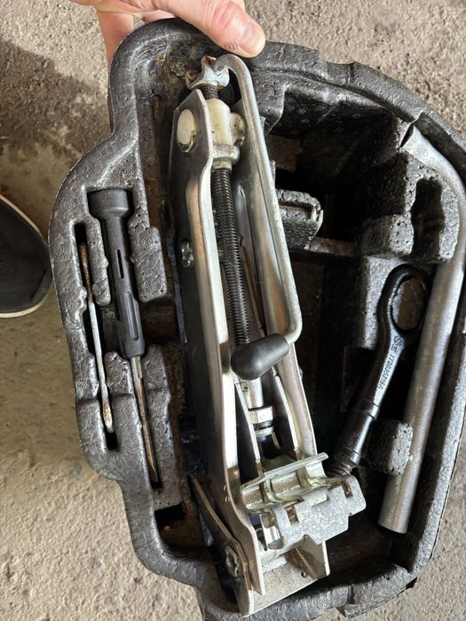 домкрат, на VW, AYDI  шкода , ,гольф,