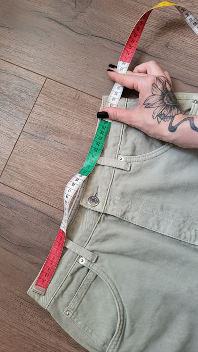 Miętowe joggery Bershka