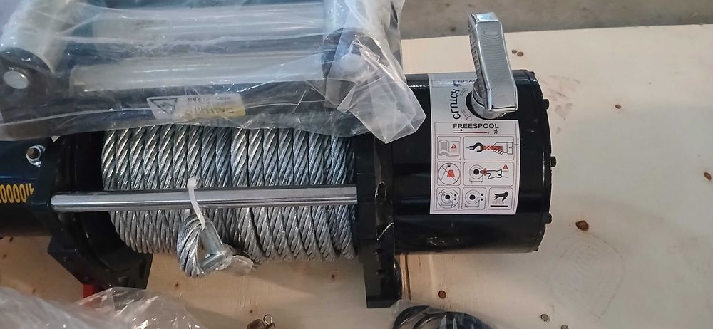 Guincho elétrico 12v para jeeps ou reboques de assistência .