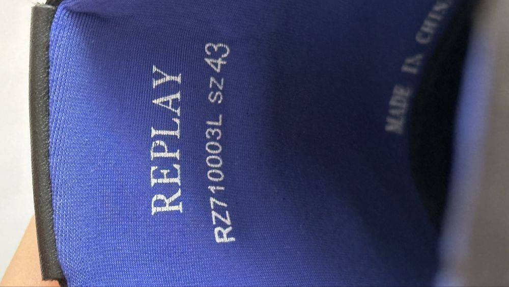 Взуття 43 розмір