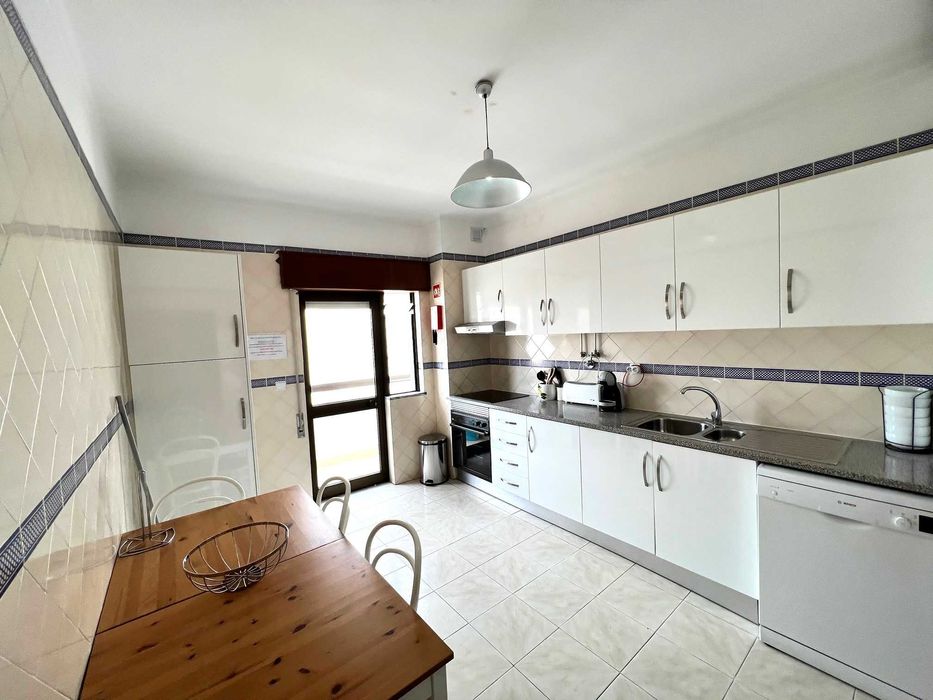 Apartamento com 2 WC e Garagem