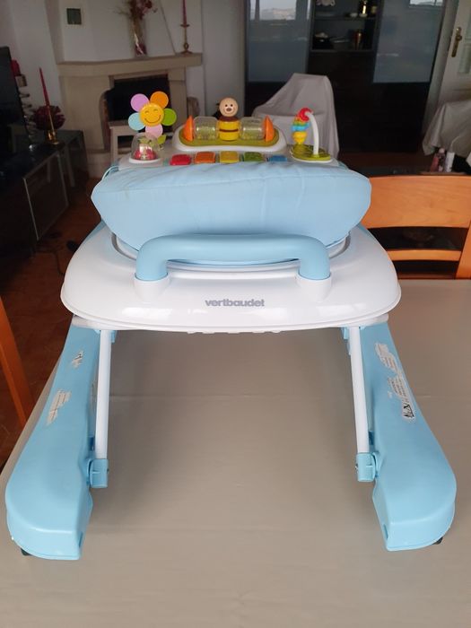Andador para bebé em bom estado