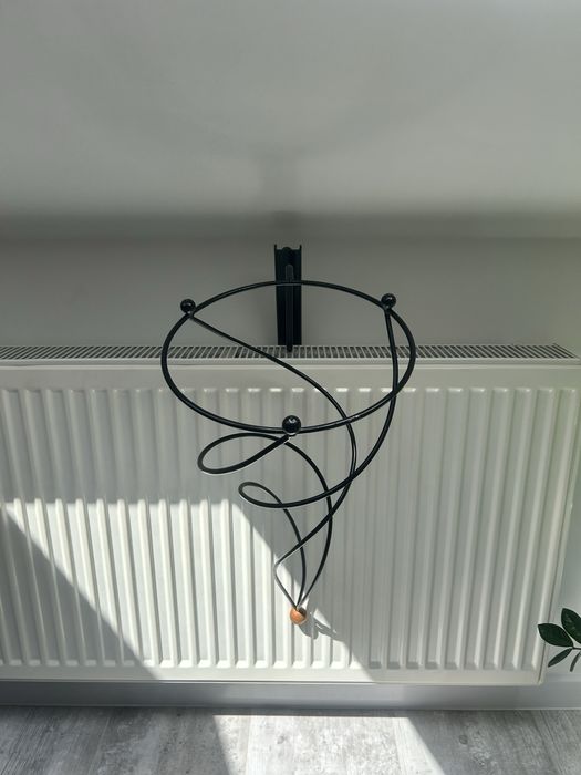 Kwietnik metalowy wiszący