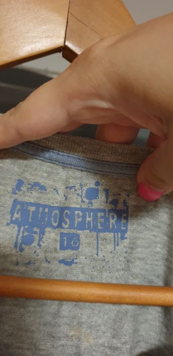 T-shirt cinzenta