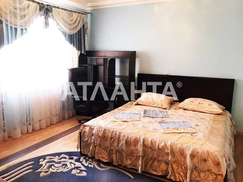 Продам велику двокімнатну квартиру в ЖК "Моноліт"