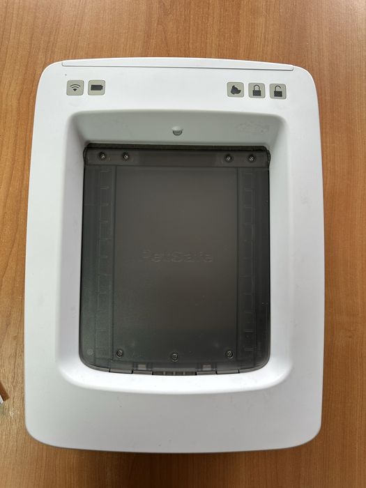 Розумні дверцята PetSafe SmartDoor Connected — Контроль зі смартфона