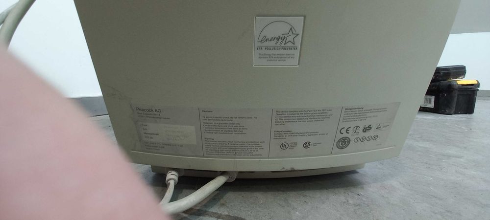 Monitor CRT 17" da Marca PEACOCK