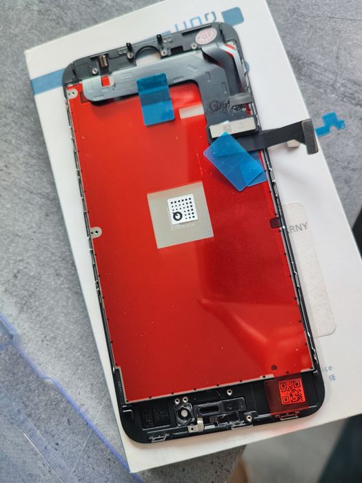 iPhone 8 plus wyświetlacz